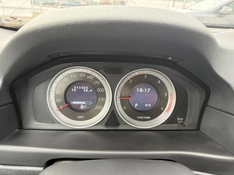 Volvo Xc70 2.4D5. AWD. 215к.с Швейцария, снимка 14 - Автомобили и джипове - 53446041
