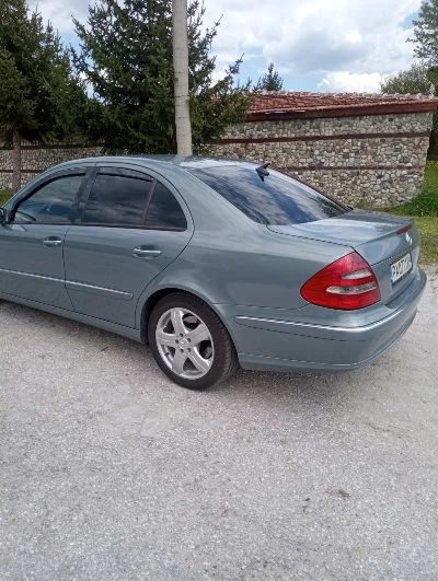 Mercedes-Benz E 280, снимка 3 - Автомобили и джипове - 55934339