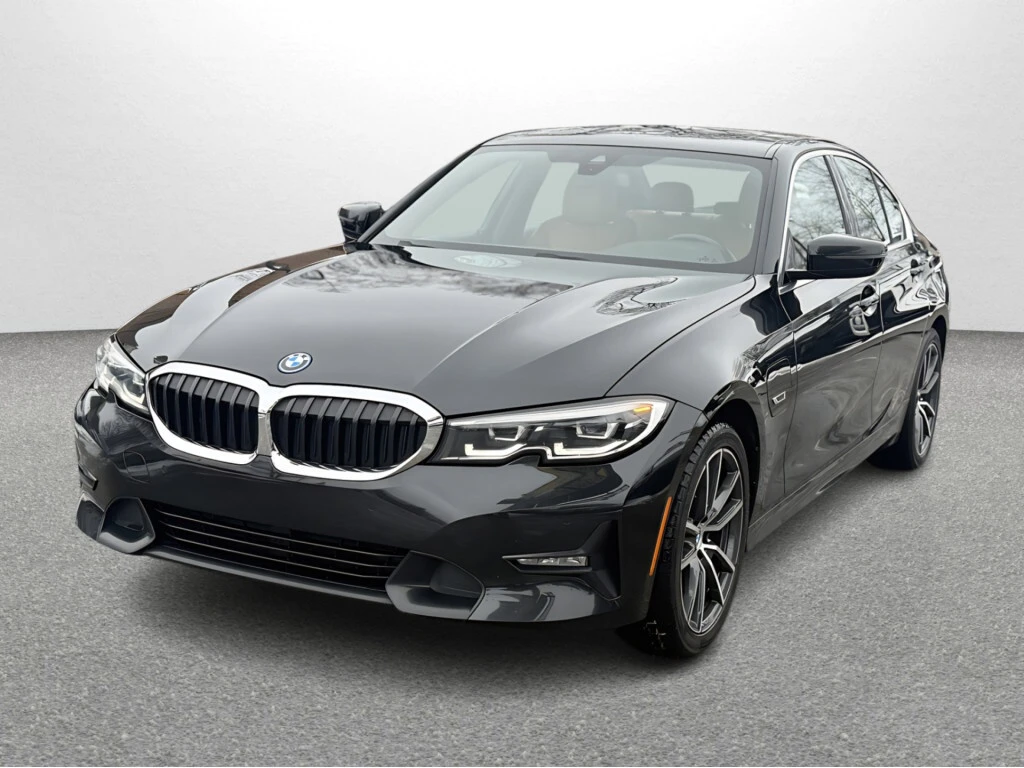 BMW 330 * xDrive 4dr AWD PLUG IN HYBRID * CARFAX * ЦЕНА ДО, снимка 1