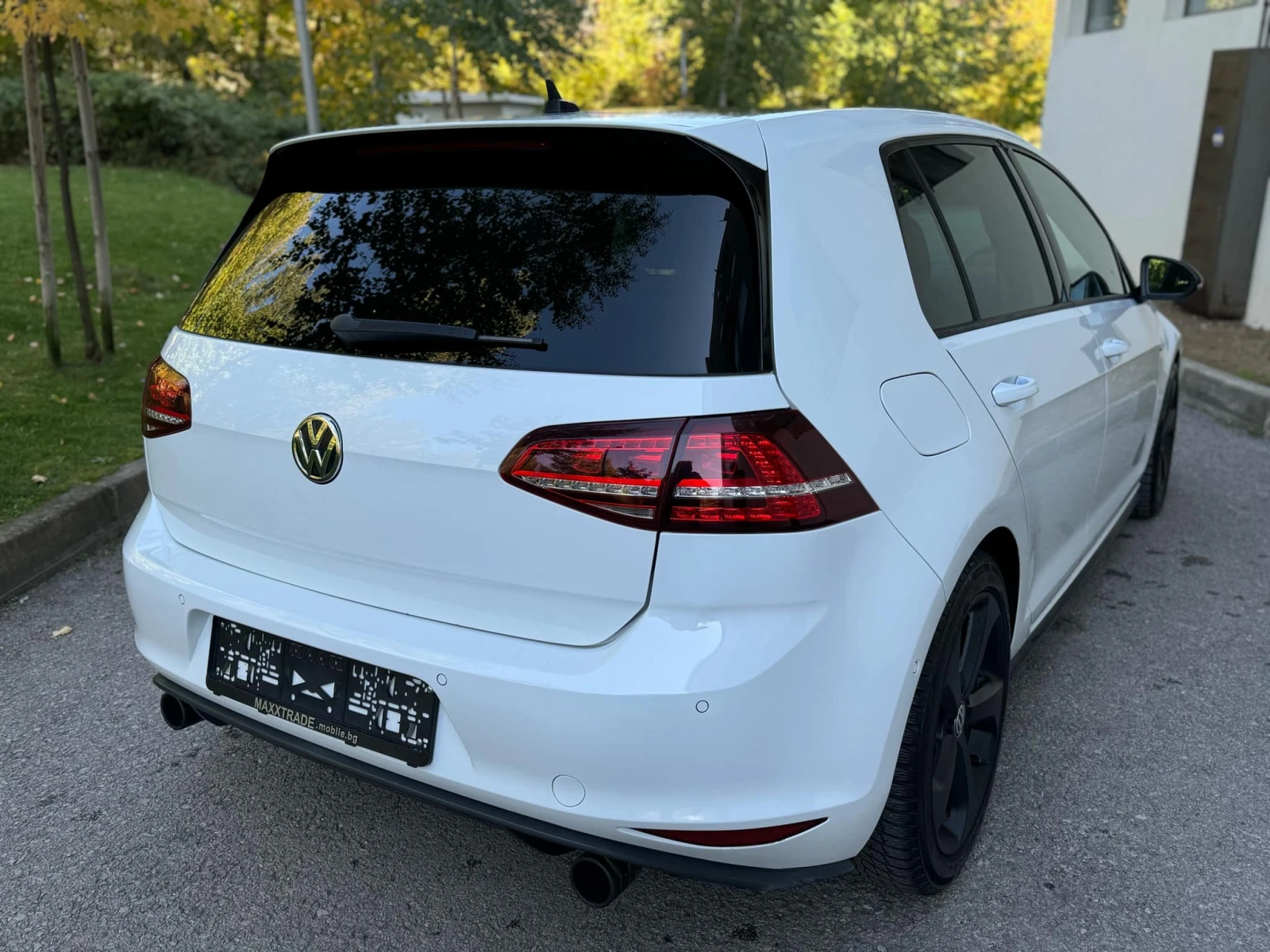 VW Golf GTI / 2.0TFSI / АВТОМАТИК - изображение 7