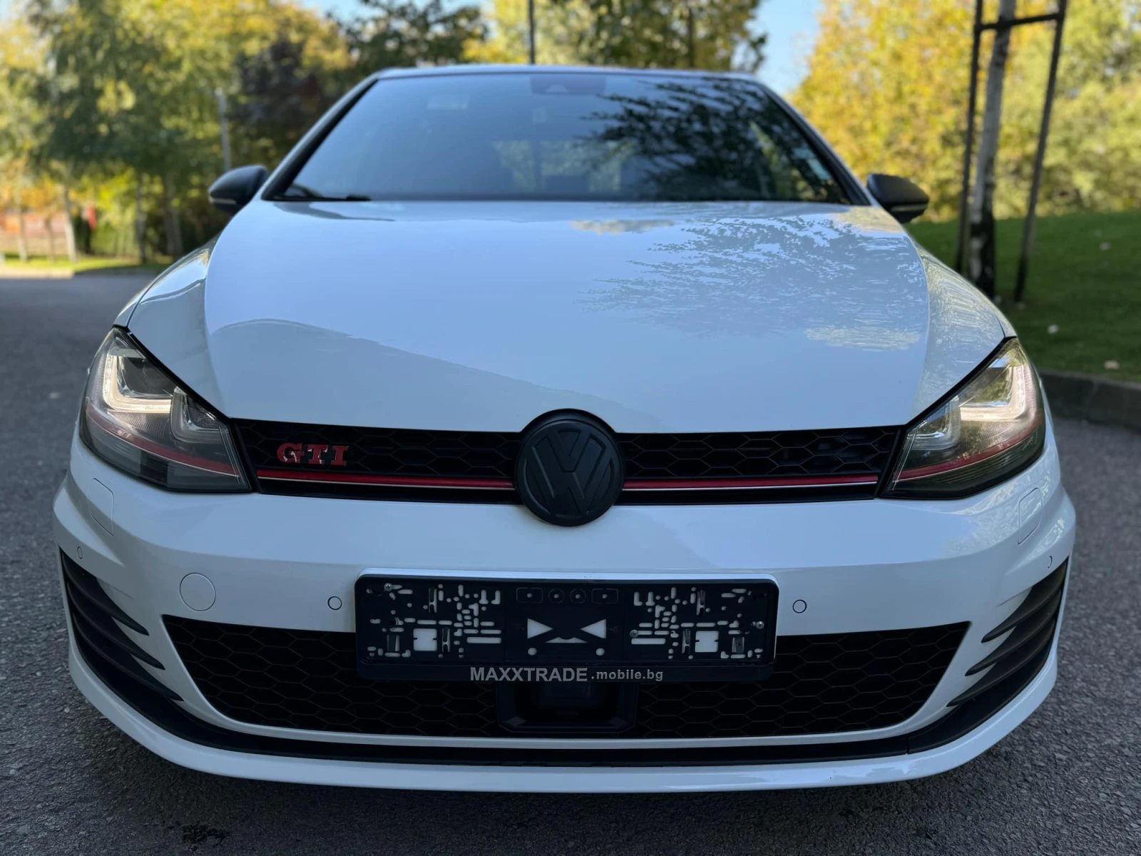 VW Golf GTI / 2.0TFSI / АВТОМАТИК - изображение 2