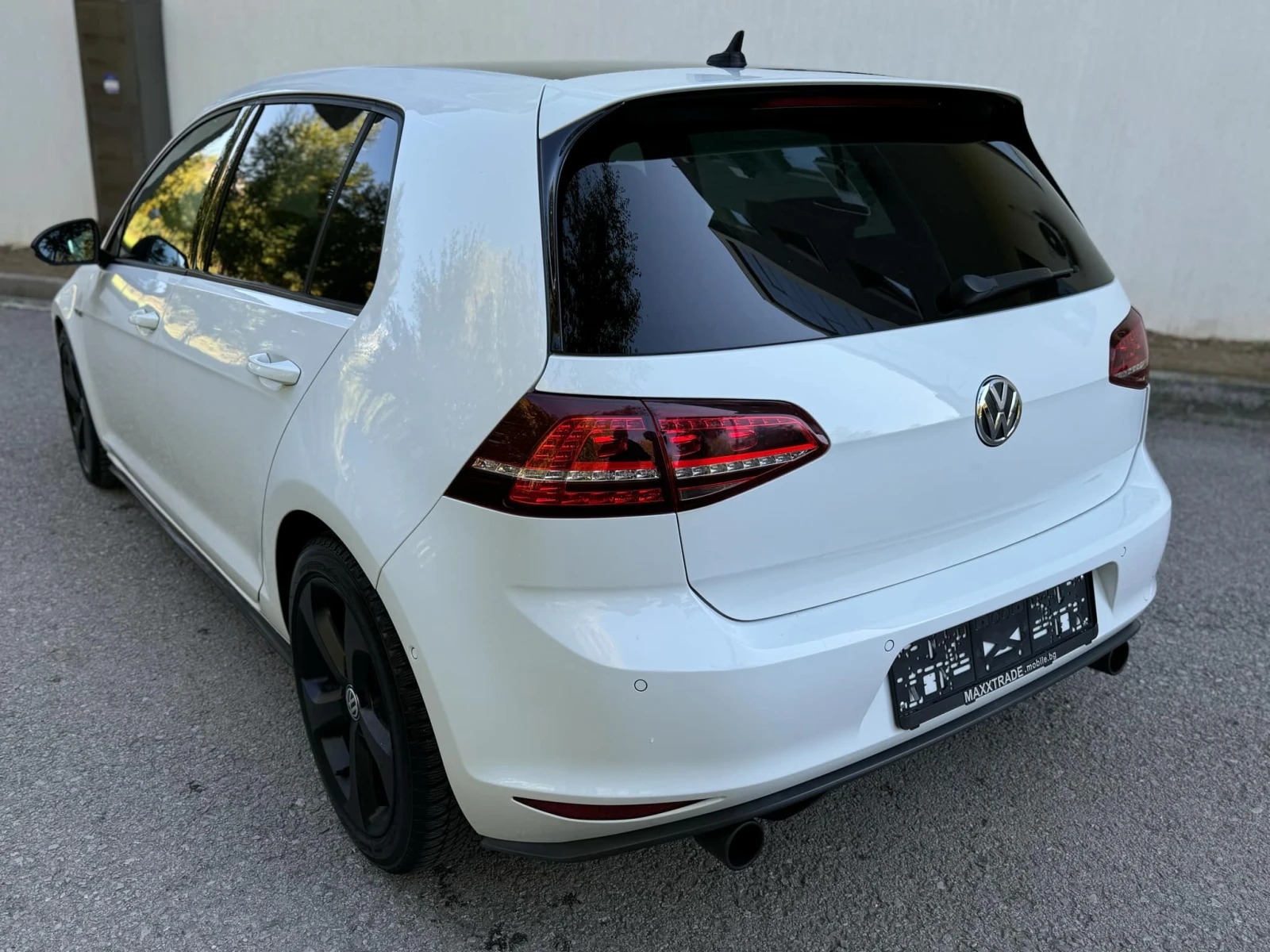 VW Golf GTI / 2.0TFSI / АВТОМАТИК - изображение 5