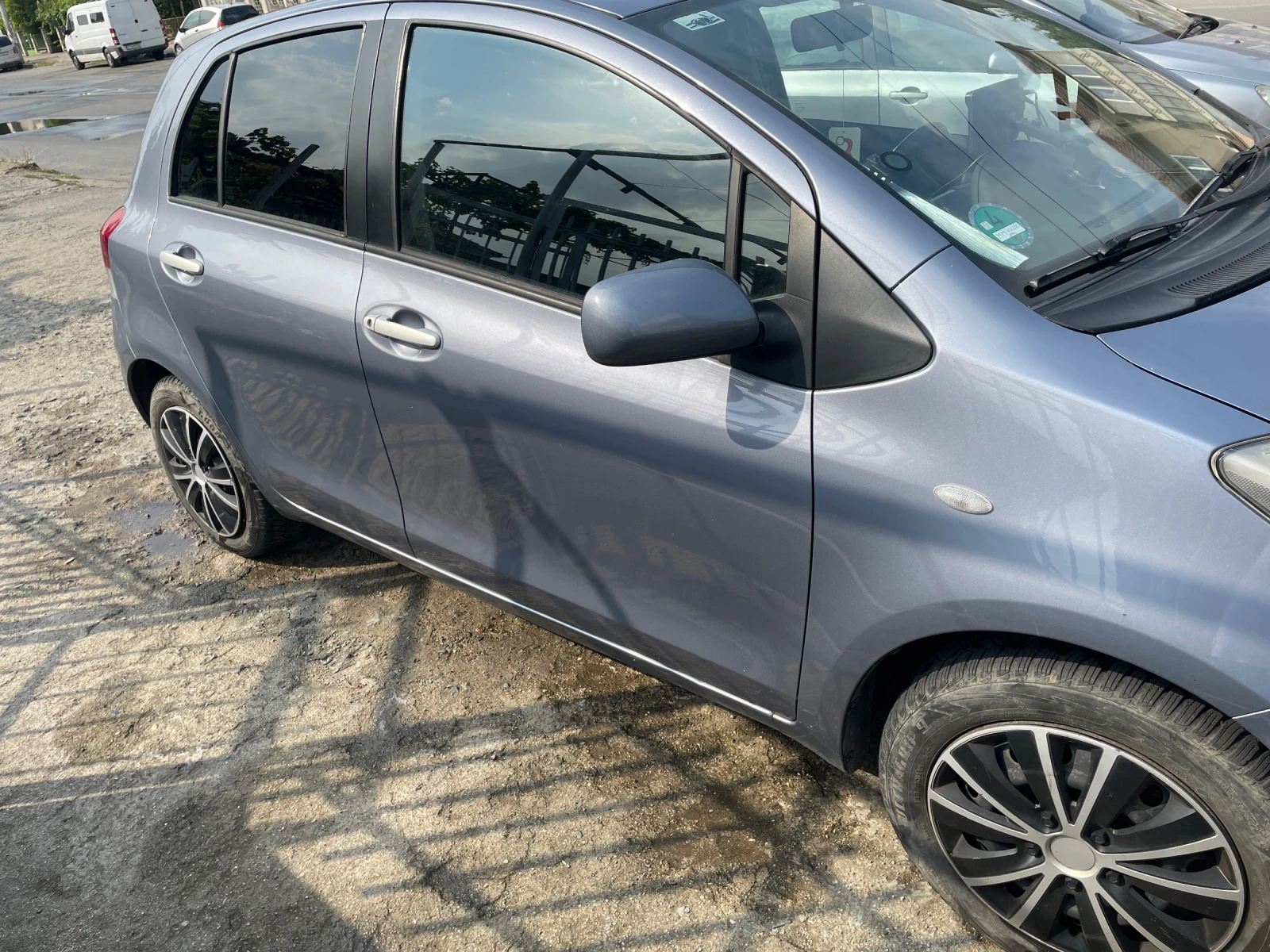 Toyota Yaris 1.3 VVti - изображение 4