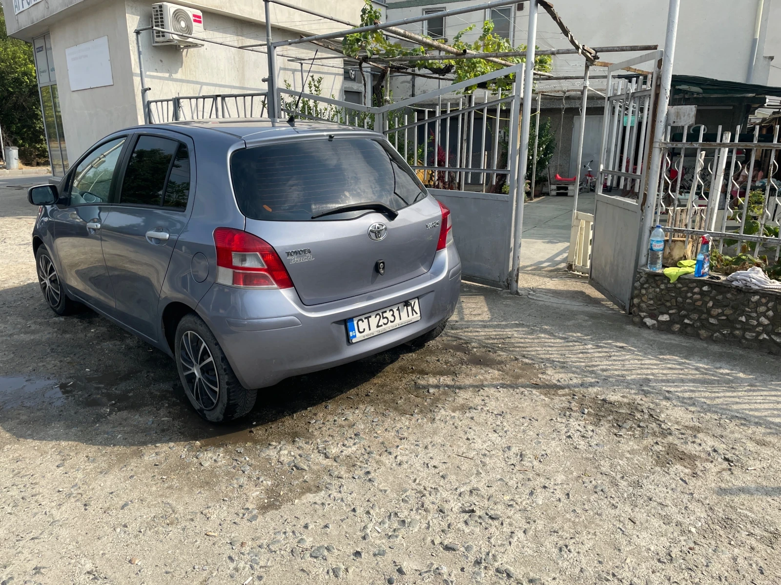 Toyota Yaris 1.3 VVti - изображение 3