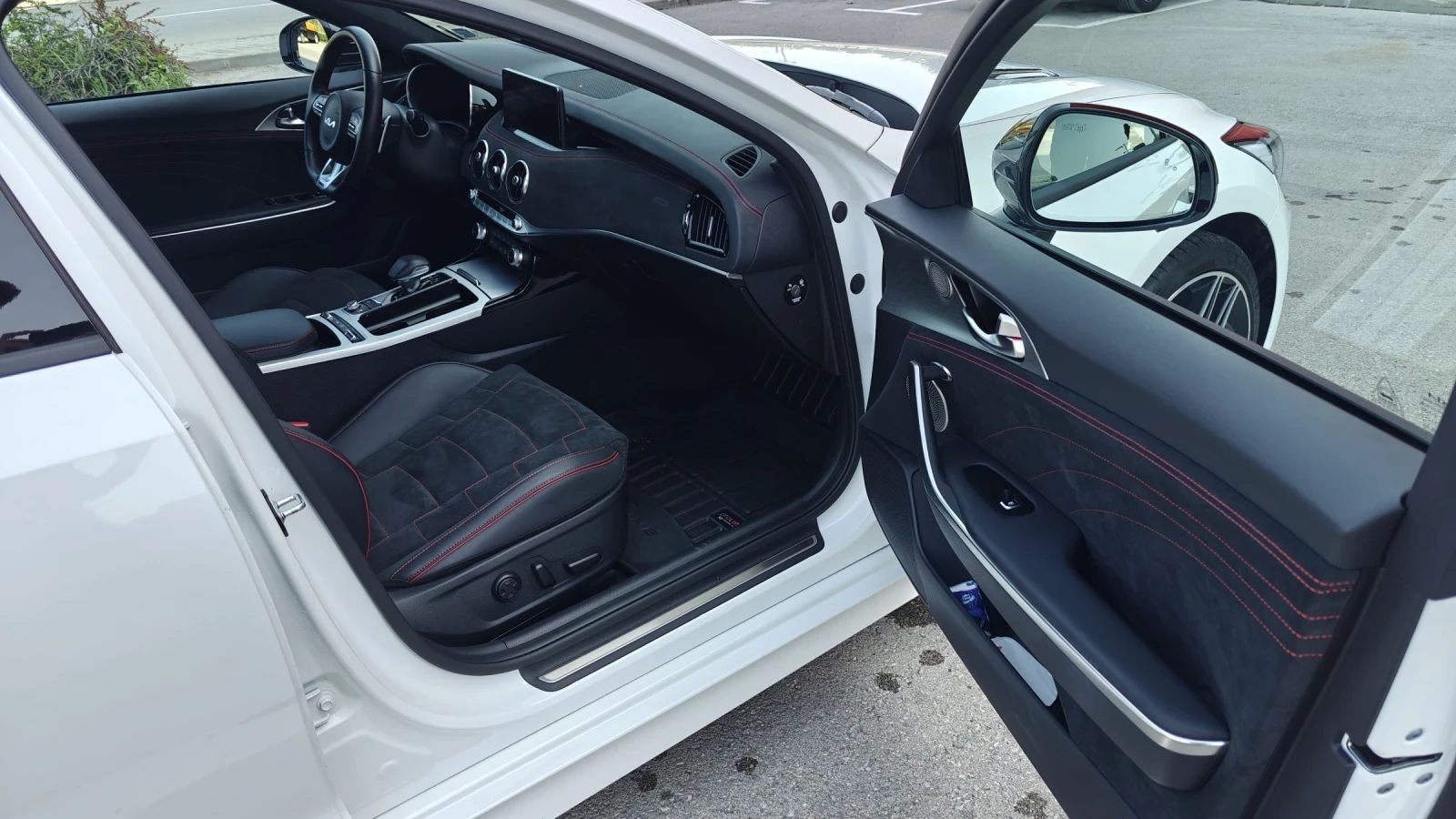 Kia Stinger GT 3.3 AWD  | Mobile.bg   12