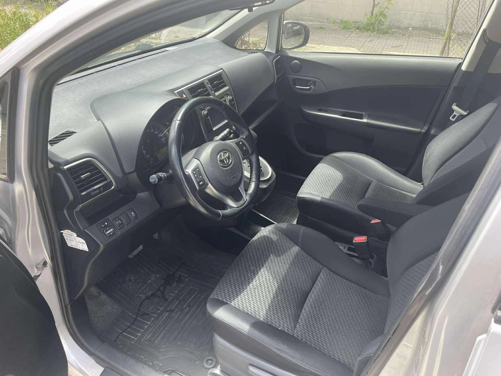 Toyota Verso S  - изображение 8