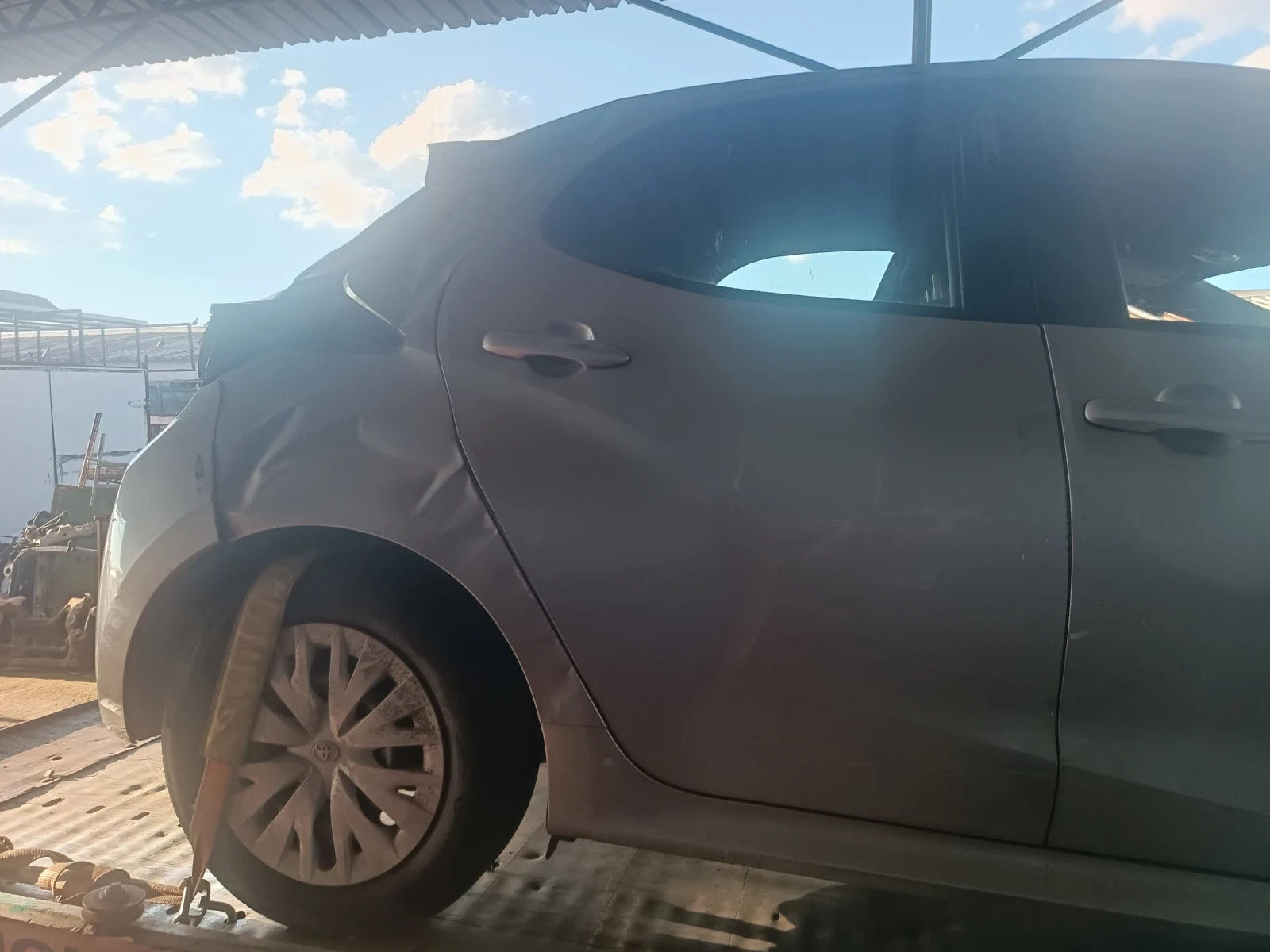 Toyota Yaris 1.0Бензин - изображение 7