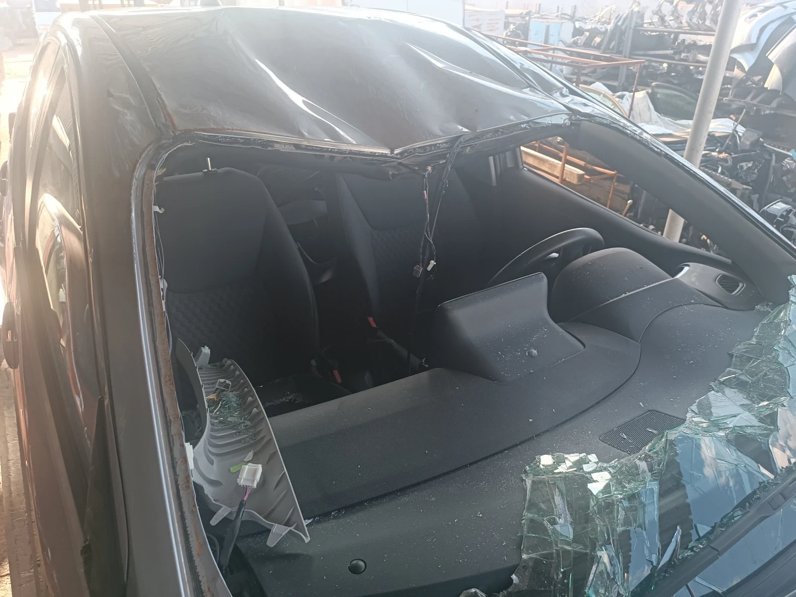 Toyota Yaris 1.0Бензин - изображение 9