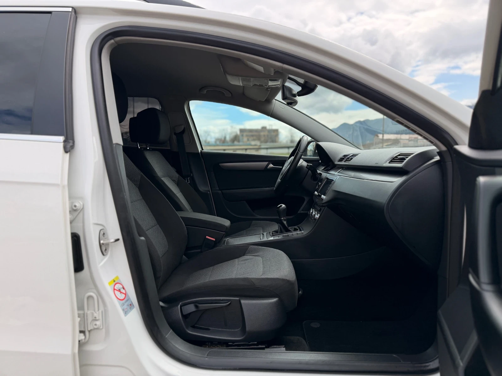 VW Passat 2.0TDI/НАВИГАЦИЯ/ИТАЛИЯ, снимка 11 - Автомобили и джипове - 54005811