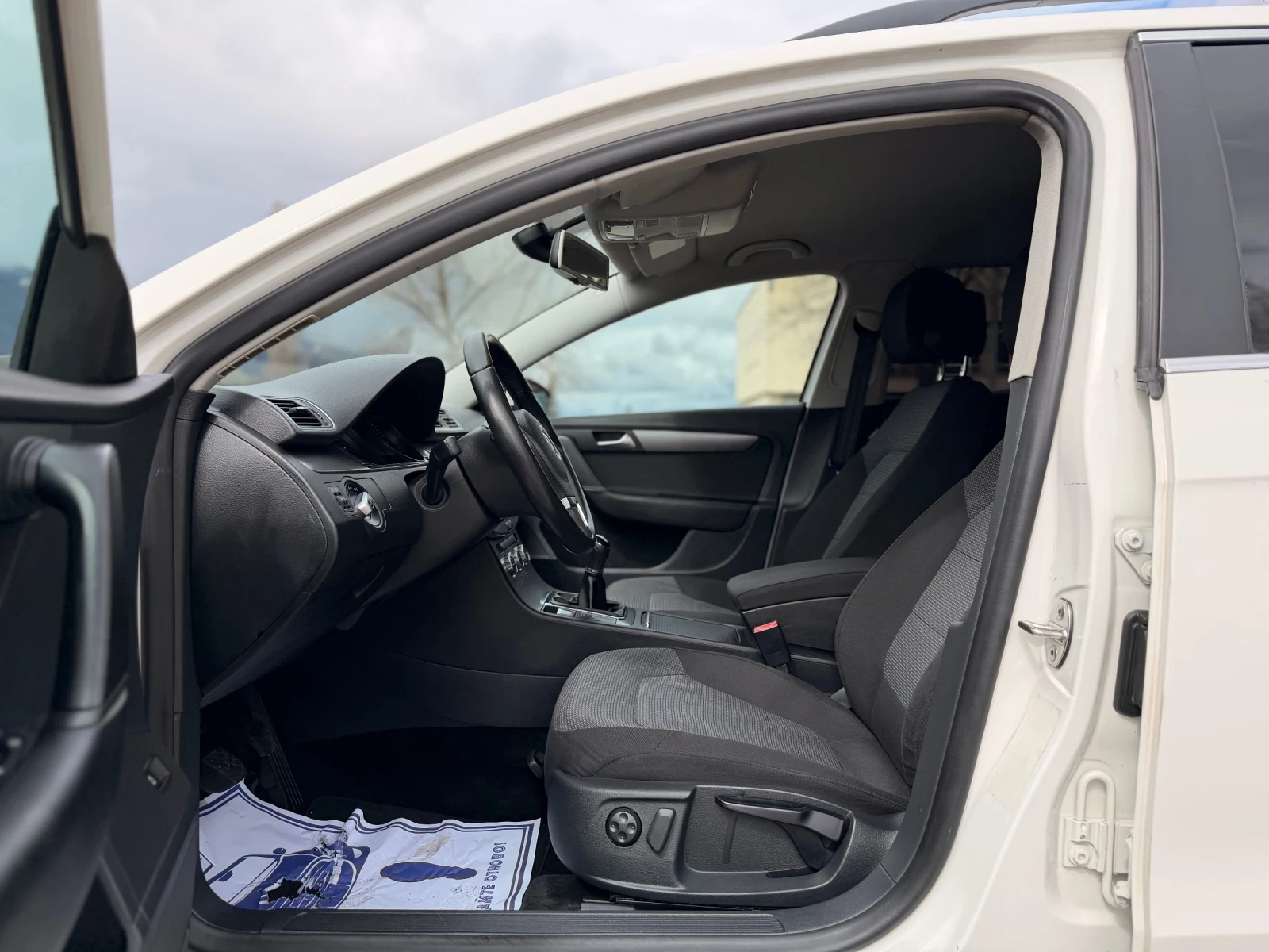 VW Passat 2.0TDI/НАВИГАЦИЯ/ИТАЛИЯ, снимка 9 - Автомобили и джипове - 54005811