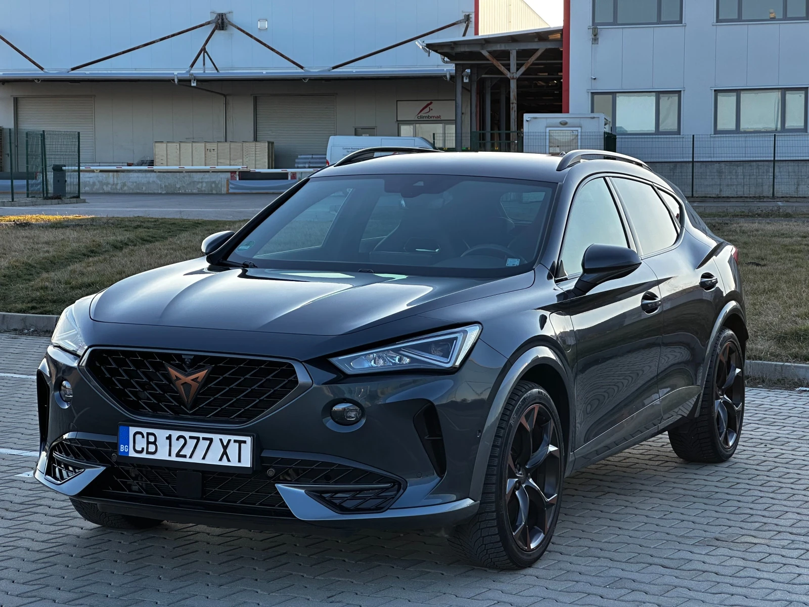 Cupra Formentor VZ 1.4 e-Hybrid 245 к.с. /DSG/360CAM/ВСИЧКИ ЕКСТРИ, снимка 2 - Автомобили и джипове - 54015338