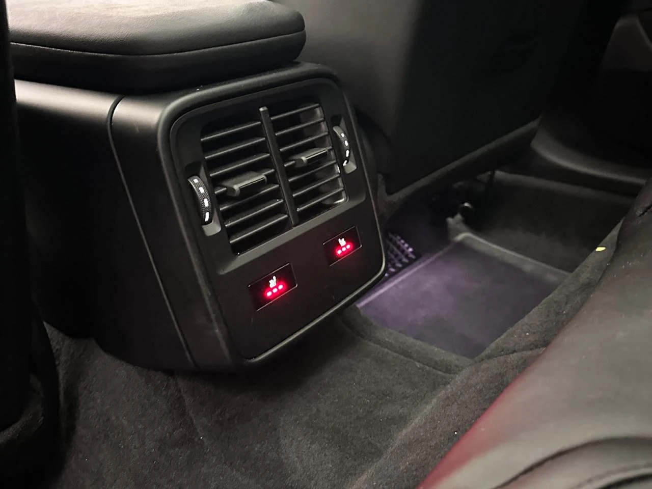 Porsche Taycan 4S 93 kWh, снимка 16 - Автомобили и джипове - 54193212