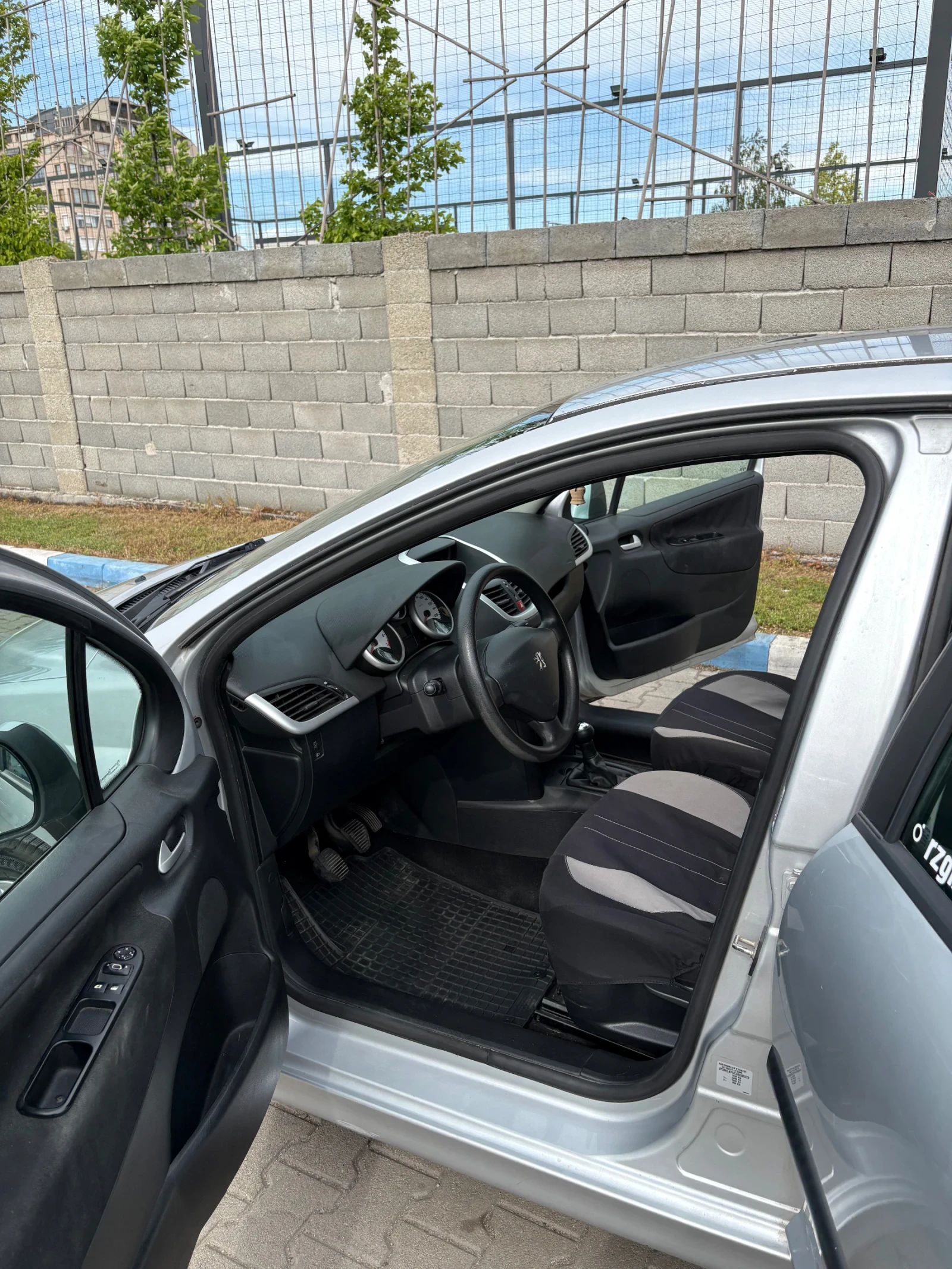 Peugeot 207, снимка 7 - Автомобили и джипове - 54549639