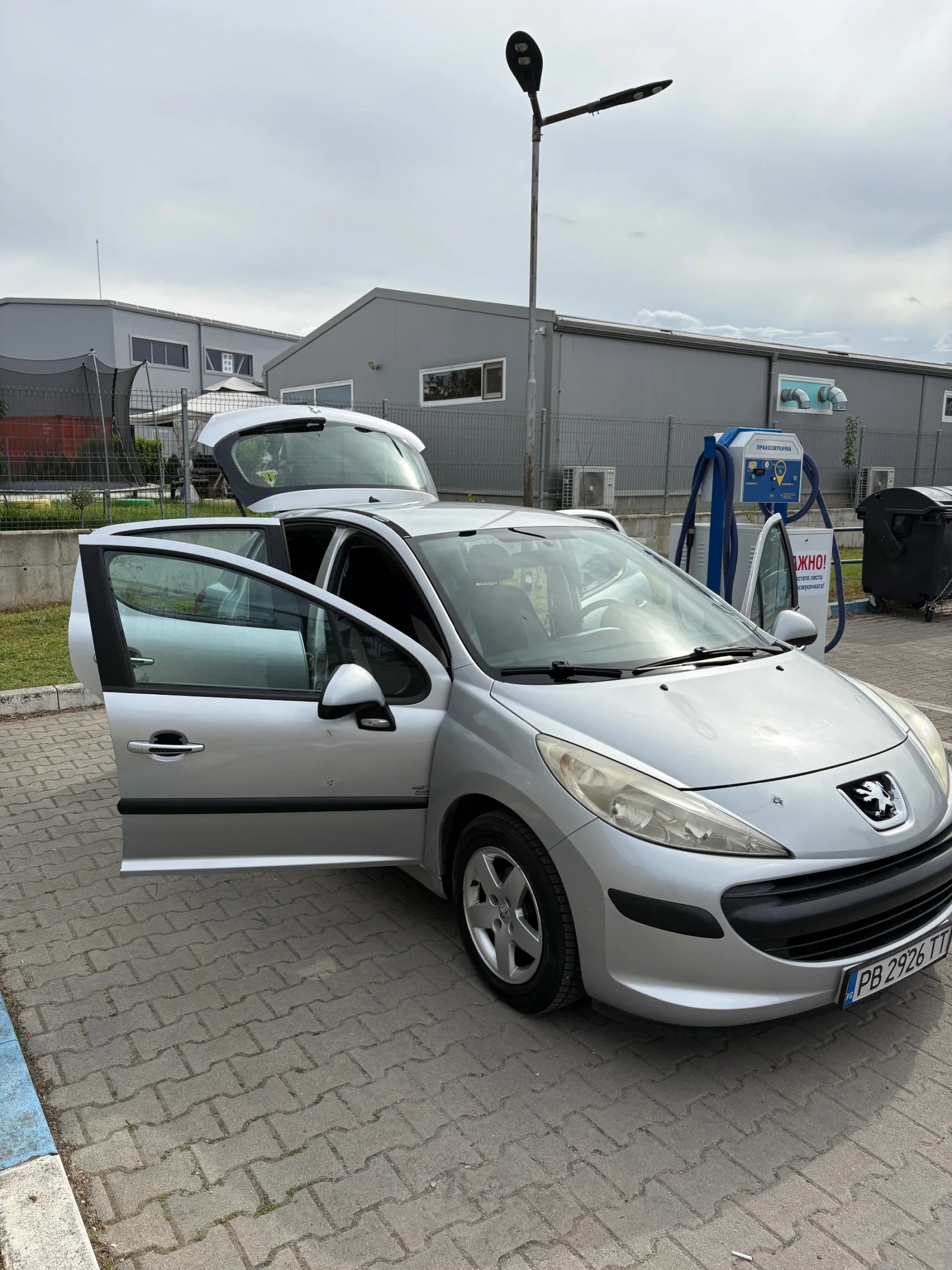 Peugeot 207, снимка 11 - Автомобили и джипове - 54549639