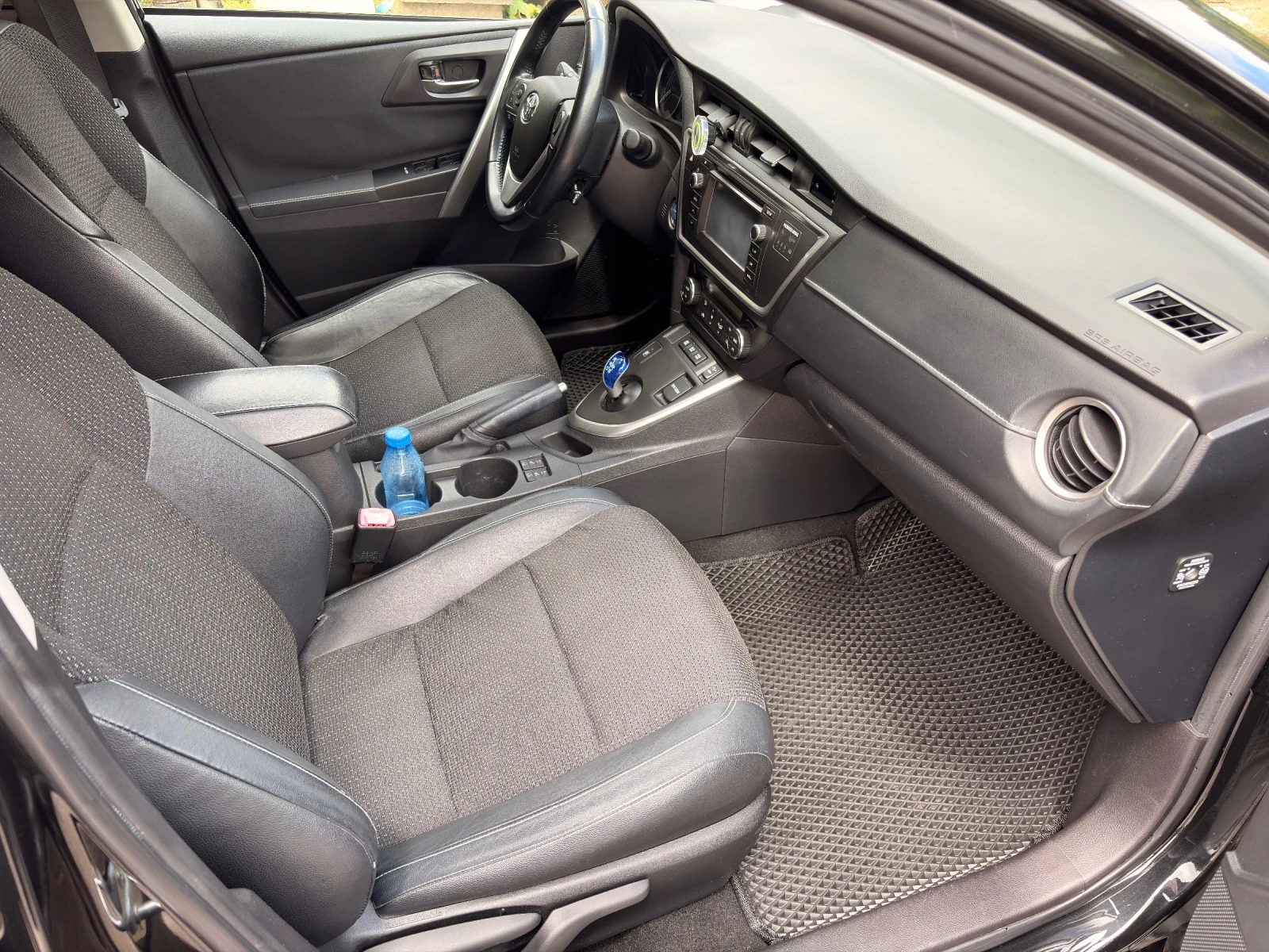 Toyota Auris Lounge Full 129хил, снимка 12 - Автомобили и джипове - 54773583