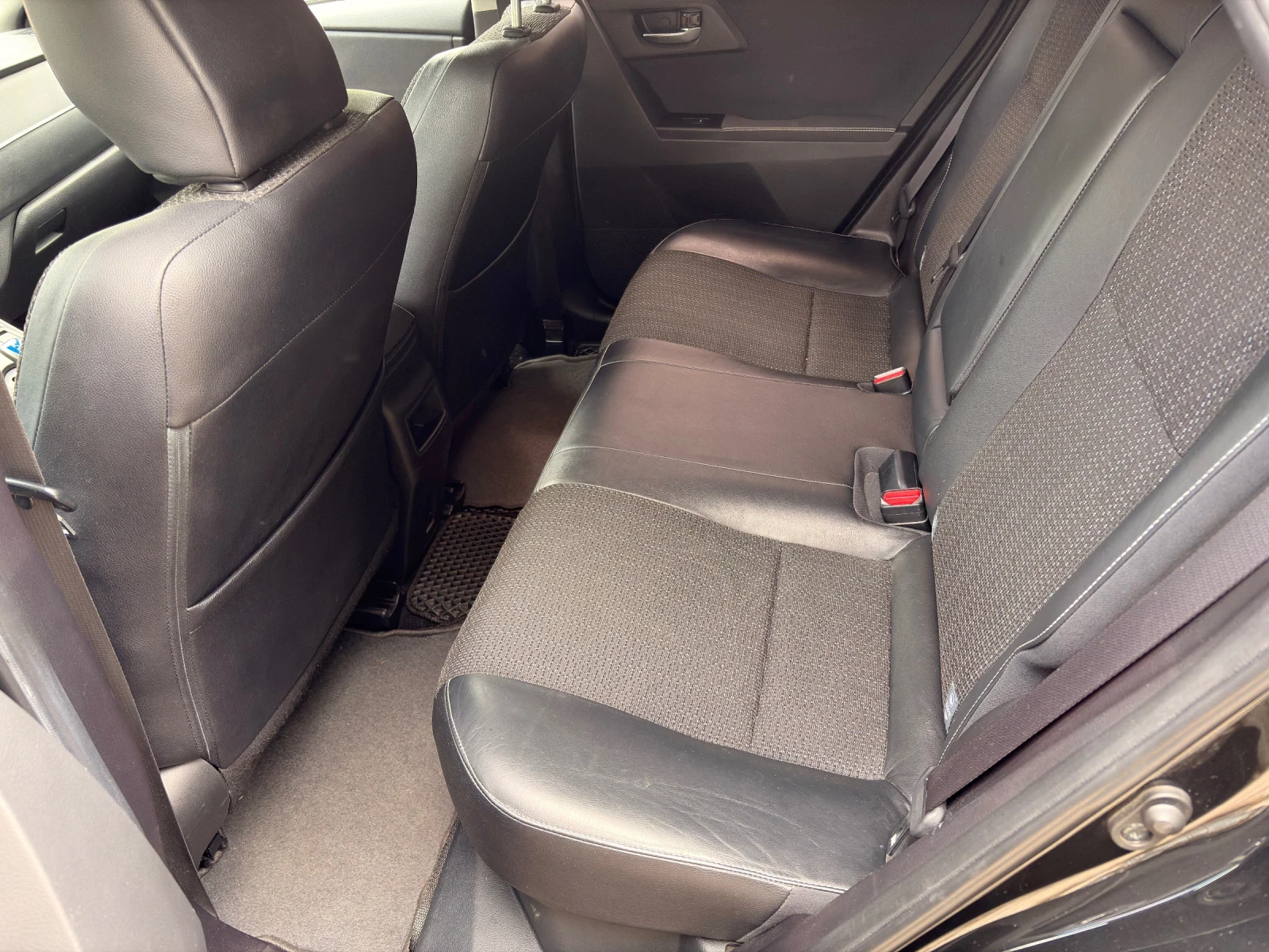 Toyota Auris Lounge Full 129хил, снимка 11 - Автомобили и джипове - 54773583