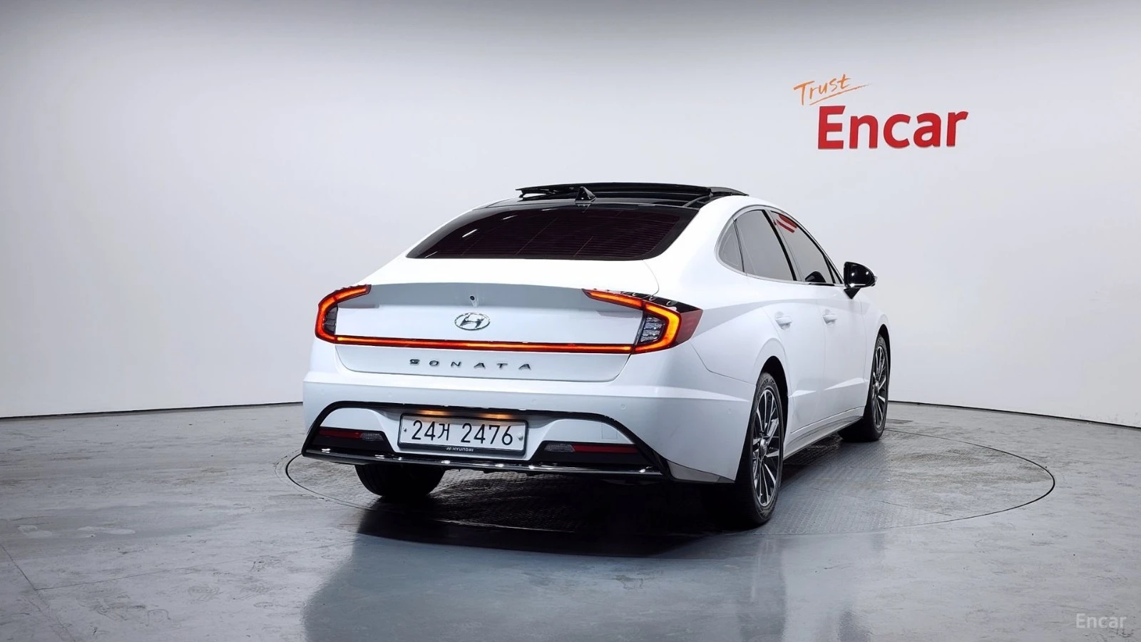 Hyundai Sonata 2.0* INSPIRATION* ПОДГРЕВ* ОБДУХВАНЕ* ПАНО* 360* H, снимка 4 - Автомобили и джипове - 55680346