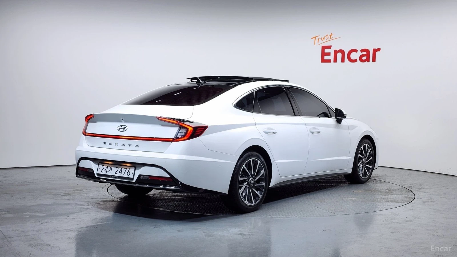 Hyundai Sonata 2.0* INSPIRATION* ПОДГРЕВ* ОБДУХВАНЕ* ПАНО* 360* H, снимка 2 - Автомобили и джипове - 55680346