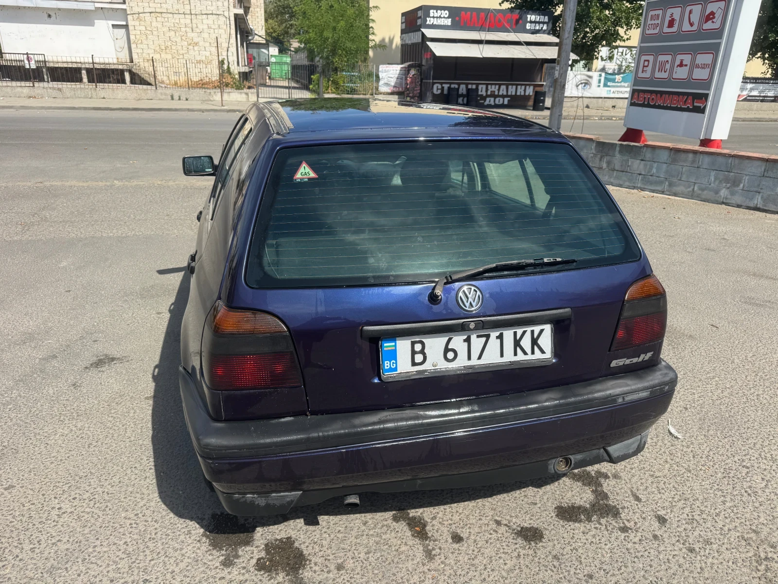 VW Golf 1.6 ГАЗ/Бензин, снимка 5 - Автомобили и джипове - 55876288