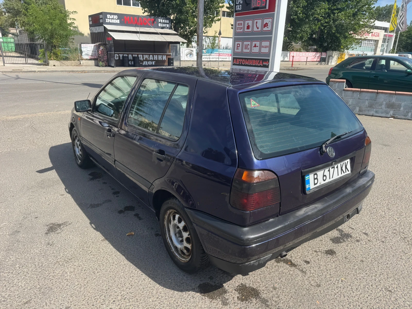 VW Golf 1.6 ГАЗ/Бензин, снимка 6 - Автомобили и джипове - 55876288