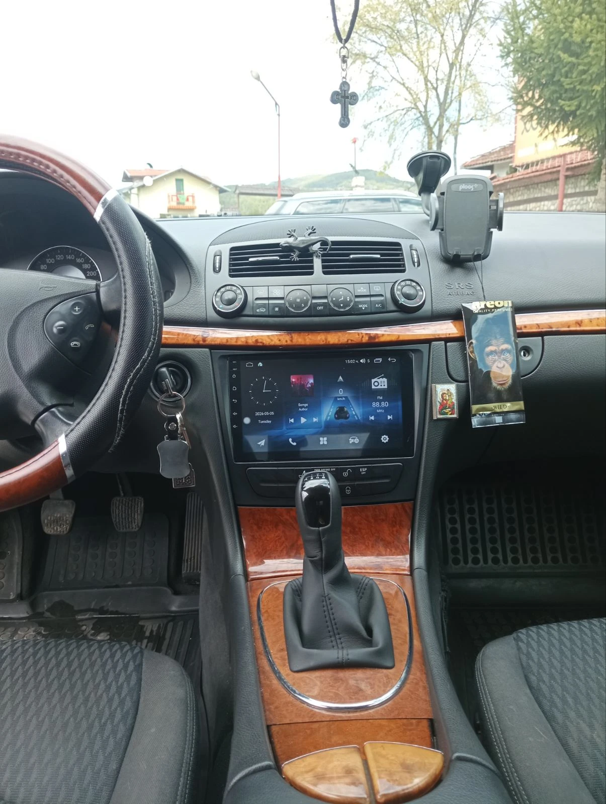 Mercedes-Benz E 280, снимка 8 - Автомобили и джипове - 55934339