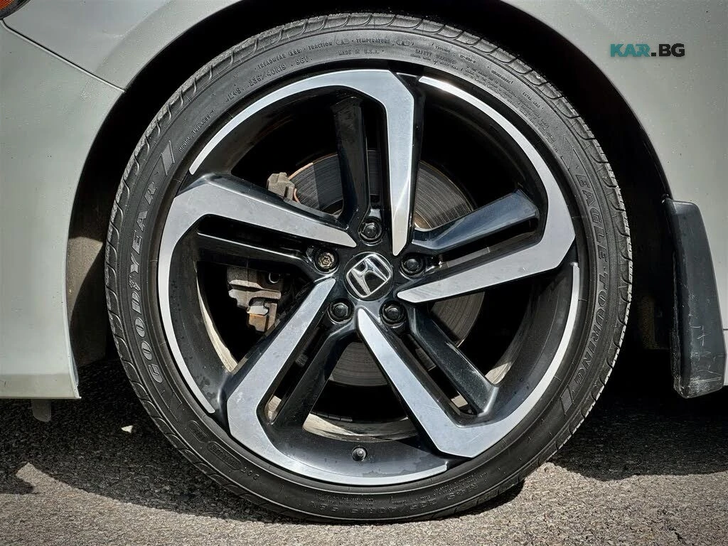 Honda Accord 1.5 Sport FWD, снимка 8 - Автомобили и джипове - 56075957