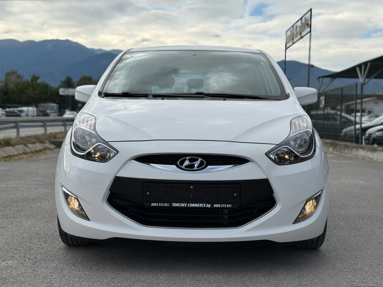 Hyundai Ix20 1.4-CRDI-90hp-185.000km-КАТО ЧИСТО НОВА-ПАРКТРОНИК, снимка 2 - Автомобили и джипове - 56082261