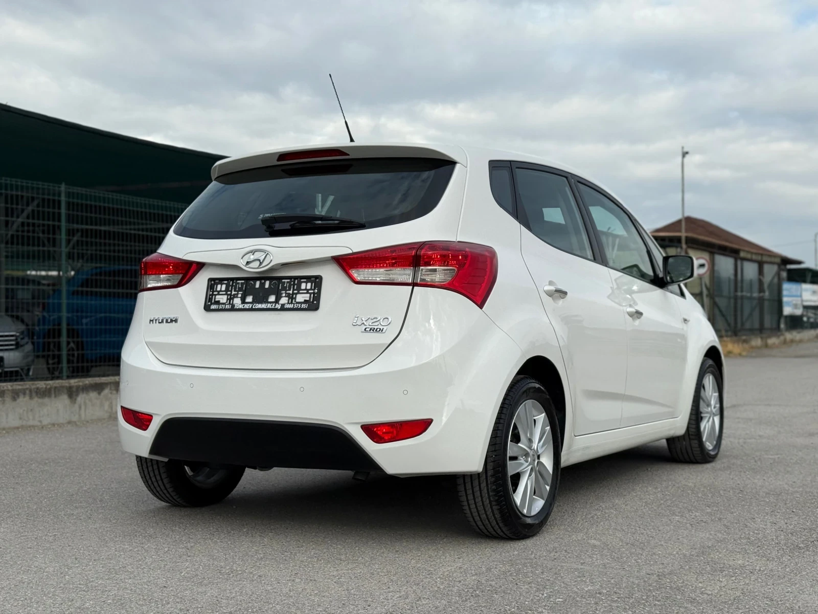 Hyundai Ix20 1.4-CRDI-90hp-185.000km-КАТО ЧИСТО НОВА-ПАРКТРОНИК, снимка 6 - Автомобили и джипове - 56082261