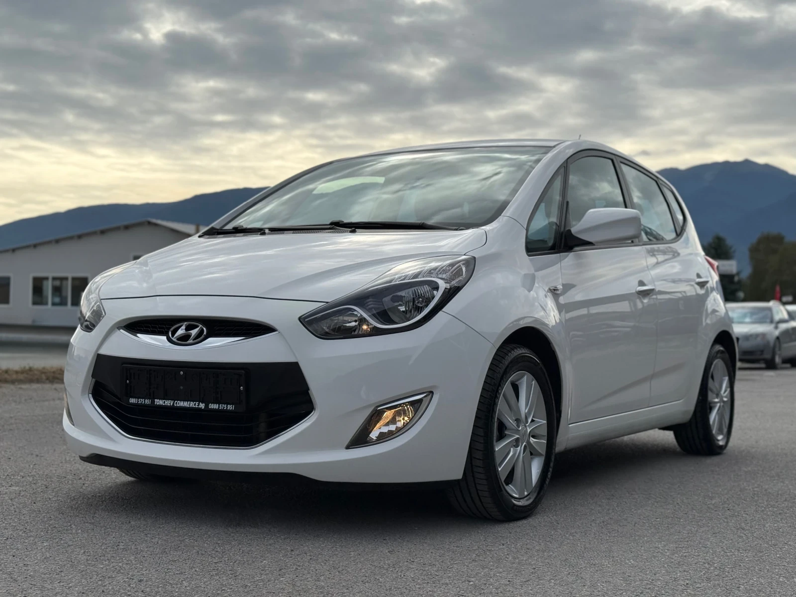 Hyundai Ix20 1.4-CRDI-90hp-185.000km-КАТО ЧИСТО НОВА-ПАРКТРОНИК, снимка 3 - Автомобили и джипове - 56082261