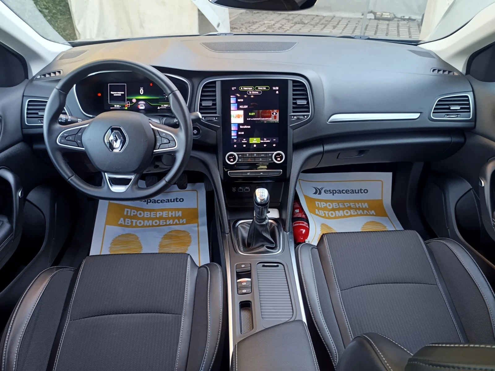 Renault Megane 1.3Tce/ 140к.с., снимка 8 - Автомобили и джипове - 56296959