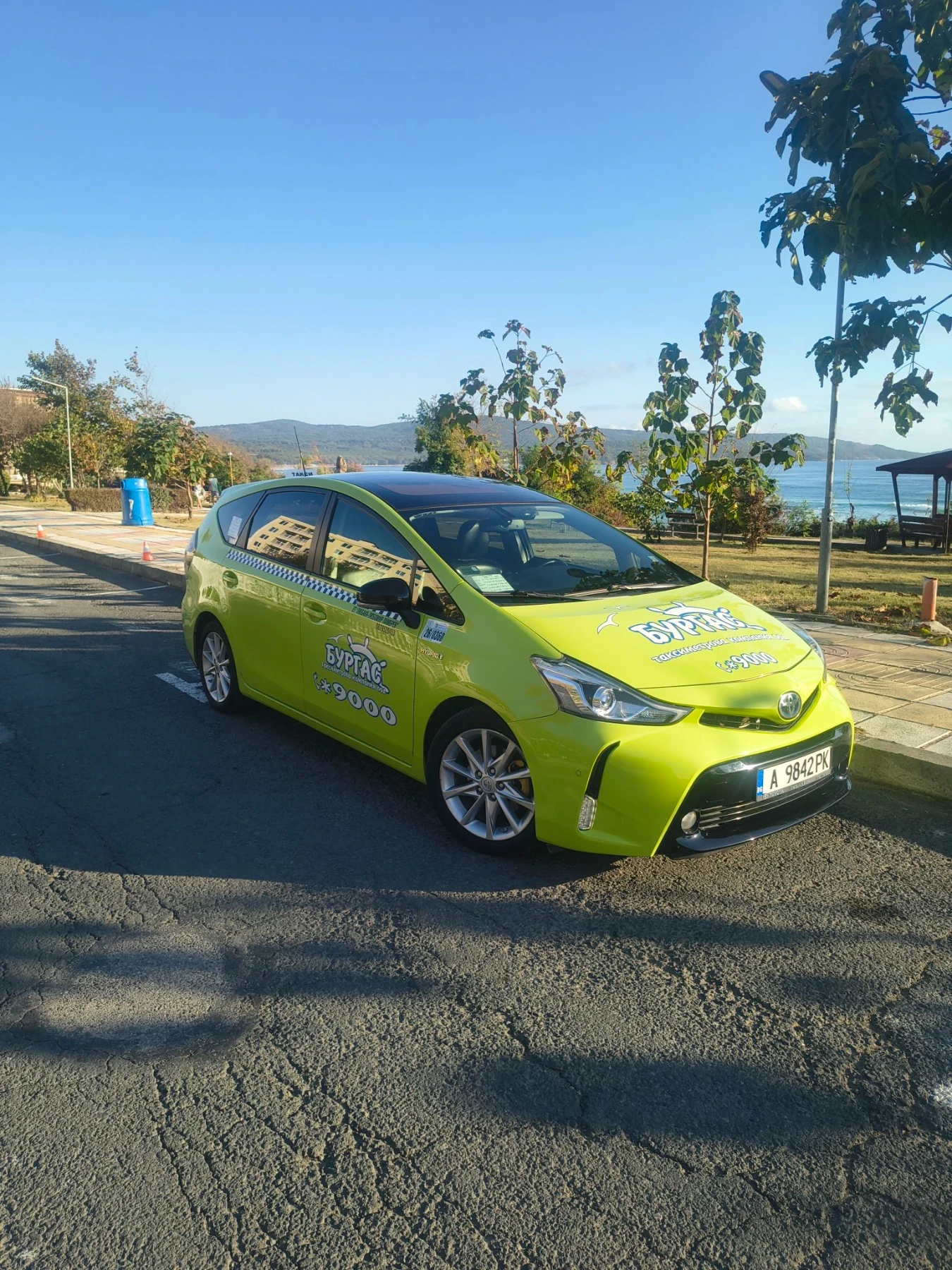 Toyota Prius, снимка 4 - Автомобили и джипове - 56321676