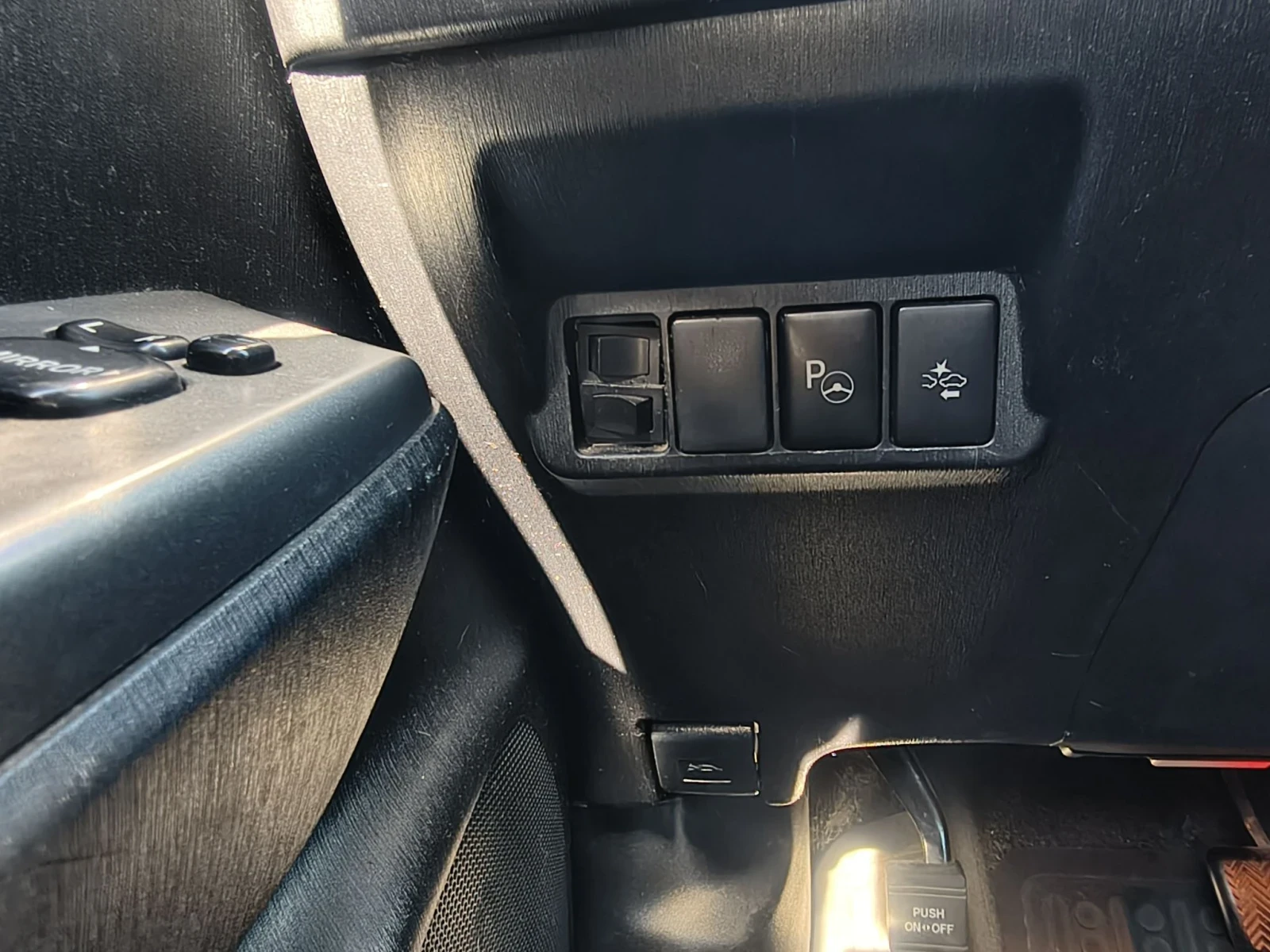 Toyota Prius, снимка 9 - Автомобили и джипове - 56321676