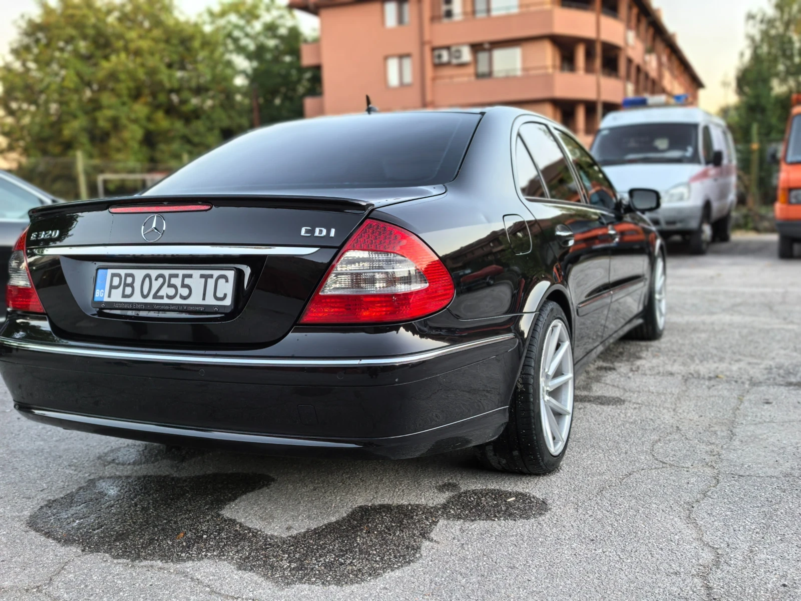Mercedes-Benz E 320, снимка 5 - Автомобили и джипове - 56349596