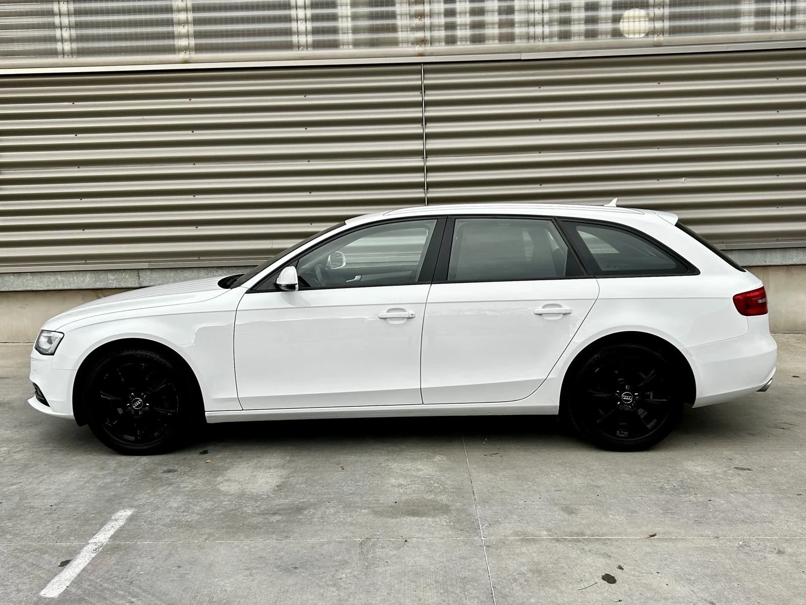 Audi A4 3.0TDI 204hp Automatic ОБСЛУЖЕНИ ВЕРИГИ , снимка 6 - Автомобили и джипове - 56656285