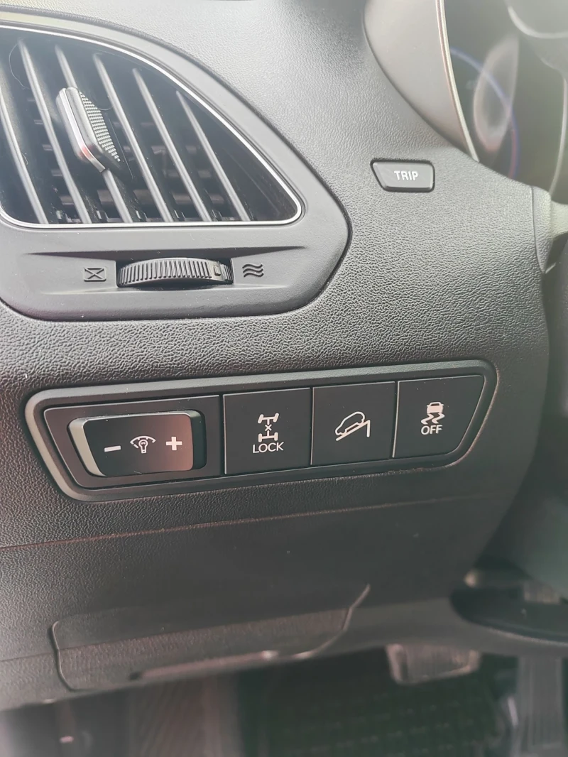 Hyundai IX35 2.0, 184к.с. 4х4 FULL, снимка 17 - Автомобили и джипове - 52626017