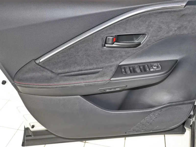 Toyota C-HR 2.0HEV/197HP/GR-SPORT/JBL/HUD/CAM/LED/CPLAY/795g, снимка 10 - Автомобили и джипове - 53519669