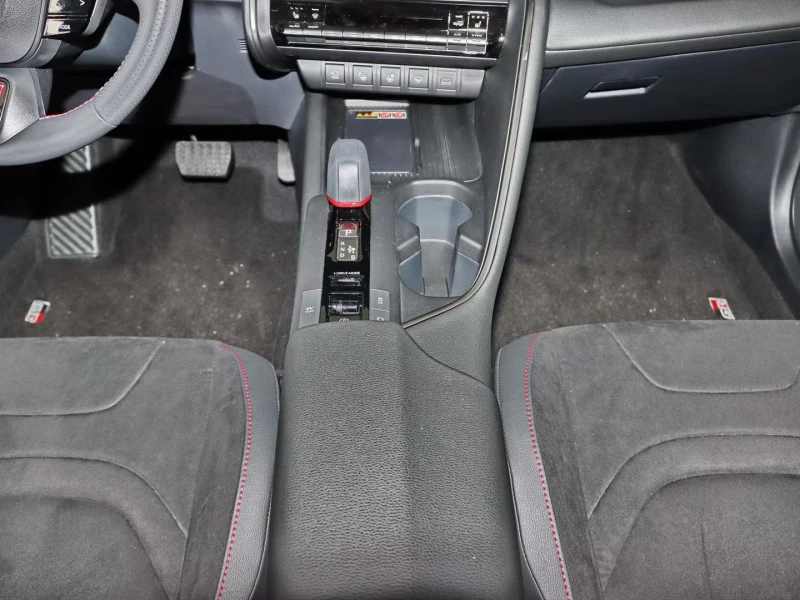 Toyota C-HR 2.0HEV/197HP/GR-SPORT/JBL/HUD/CAM/LED/CPLAY/795g, снимка 9 - Автомобили и джипове - 53519669