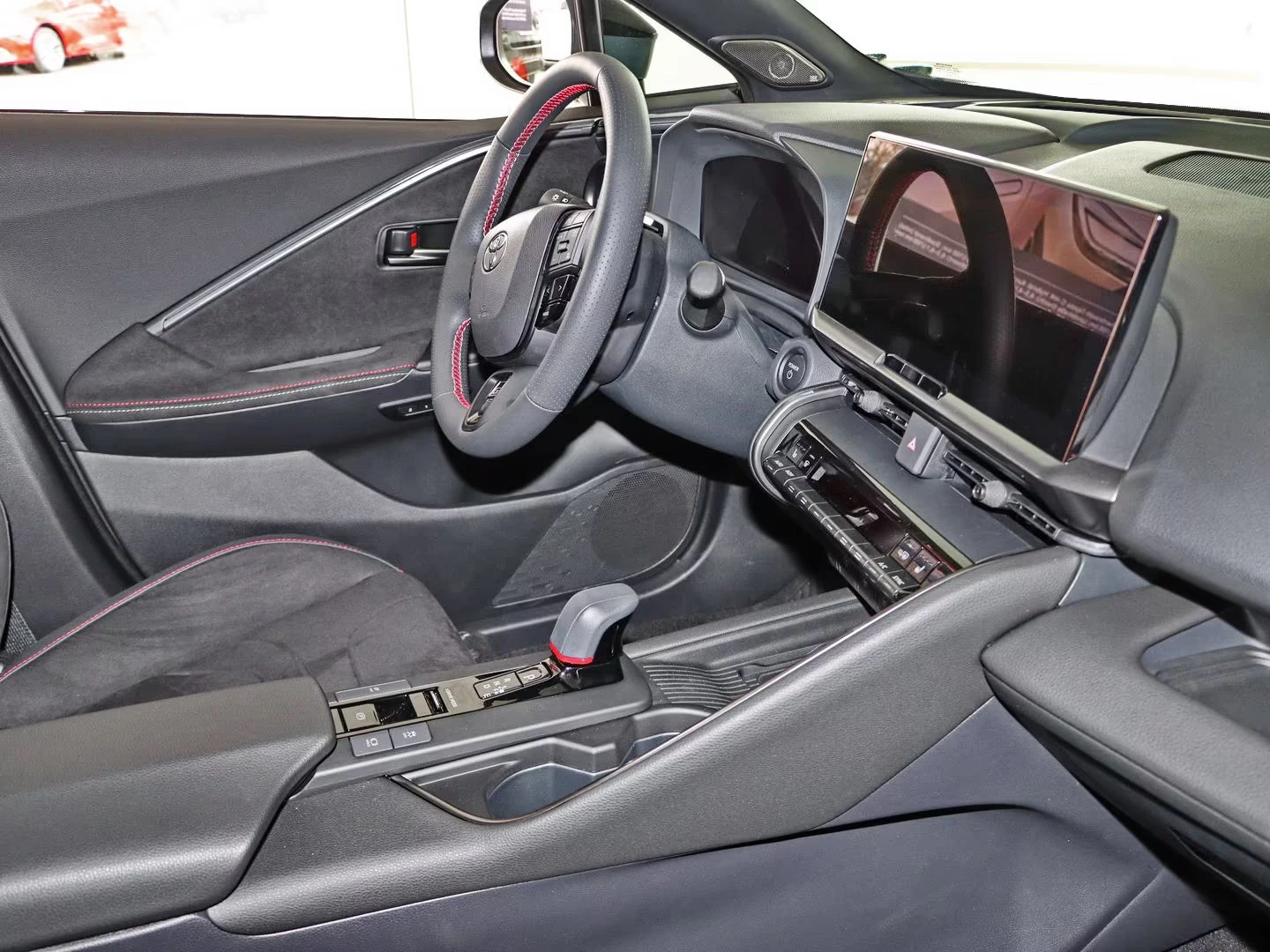 Toyota C-HR 2.0HEV/197HP/GR-SPORT/JBL/HUD/CAM/LED/CPLAY/795g | Mobile.bg � ����������� 12