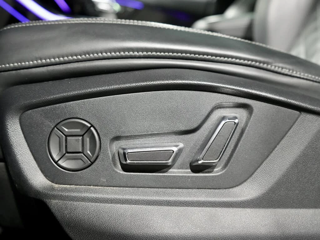 Audi SQ8 4.0 TFSI quattro* АвтоКредит* (Цена до БГ) , снимка 13 - Автомобили и джипове - 53870999