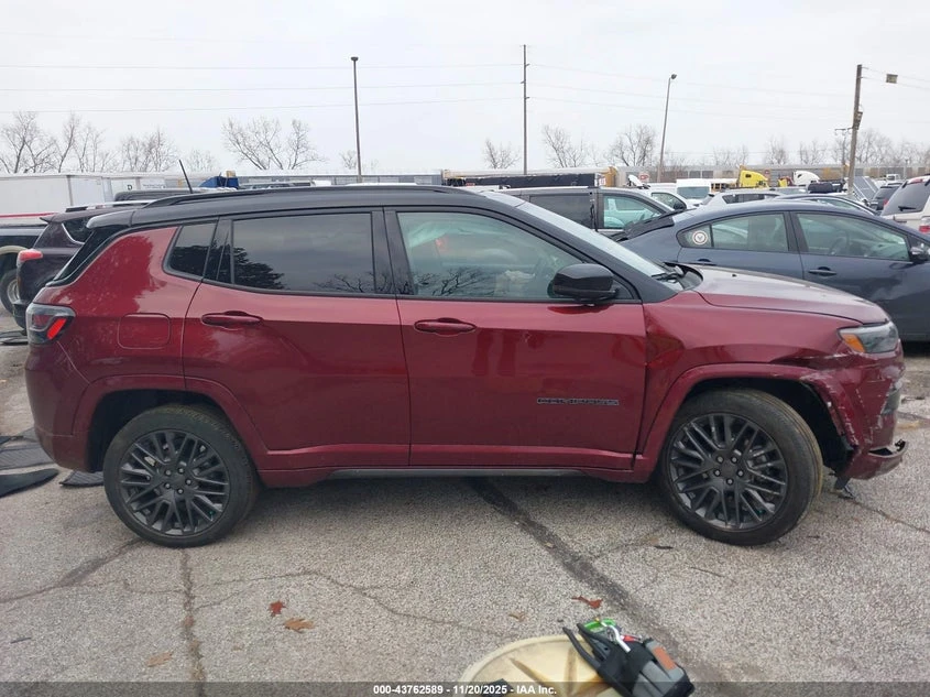 Jeep Compass 2.4L I-4 VVT, 177HP 4X4 Drive, снимка 13 - Автомобили и джипове - 53877616