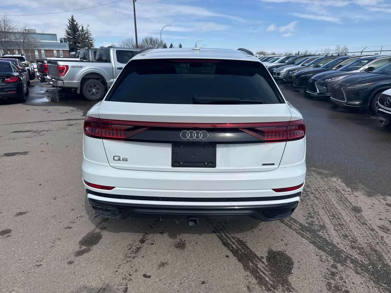 Audi Q8 * Progressiv * CARFAX * ���� �� �� | Mobile.bg � ����������� 4