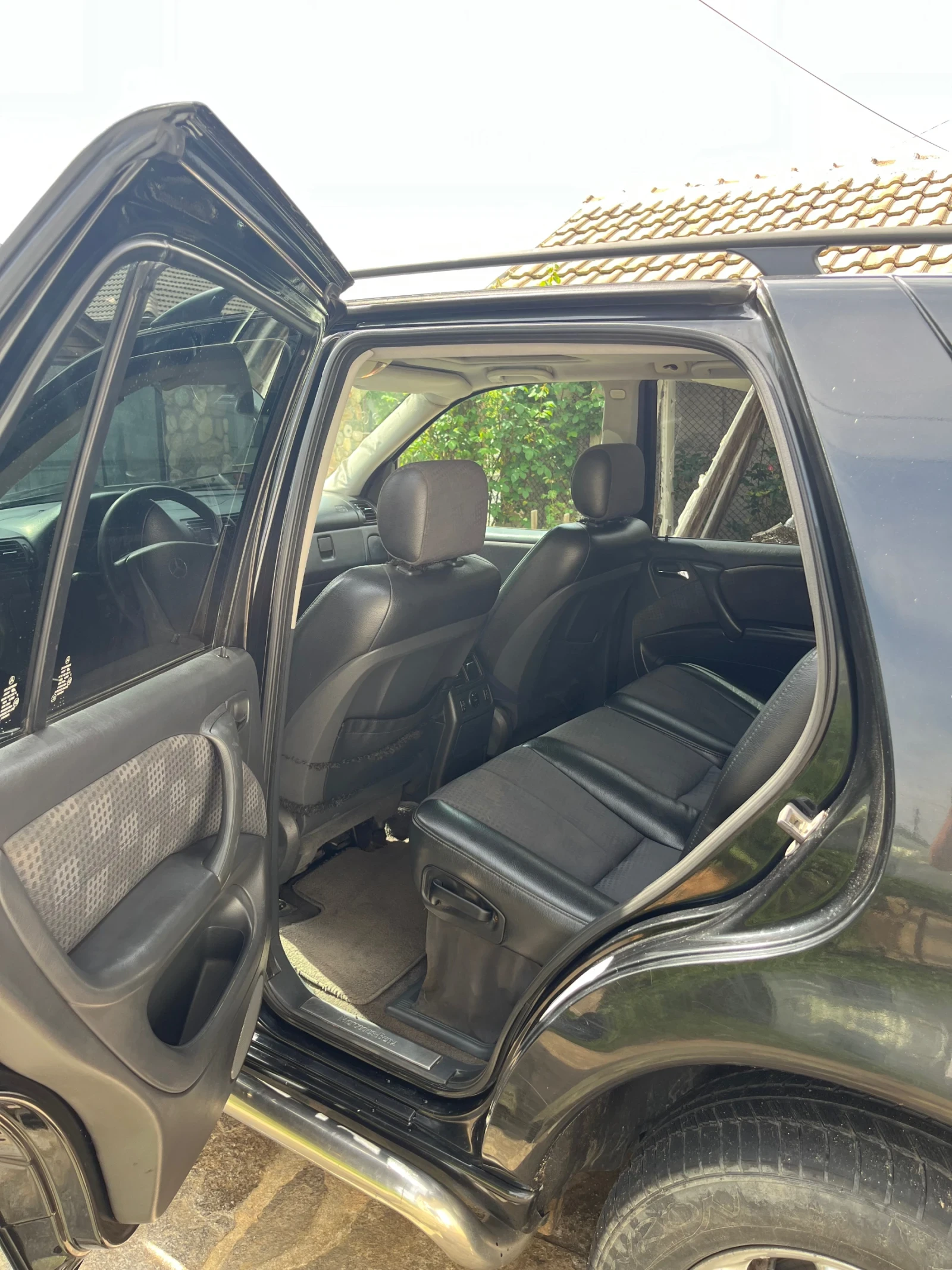 Mercedes-Benz ML 270, снимка 11 - Автомобили и джипове - 54576326