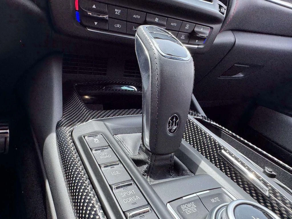 Maserati Levante, снимка 9 - Автомобили и джипове - 54678451