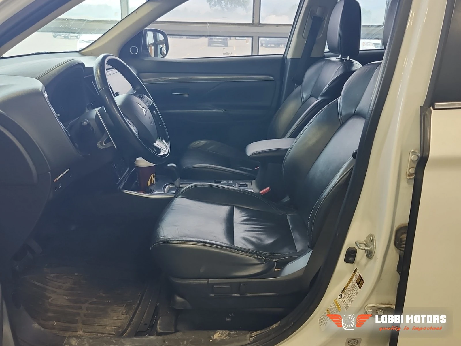Mitsubishi Outlander, снимка 5 - Автомобили и джипове - 56103627