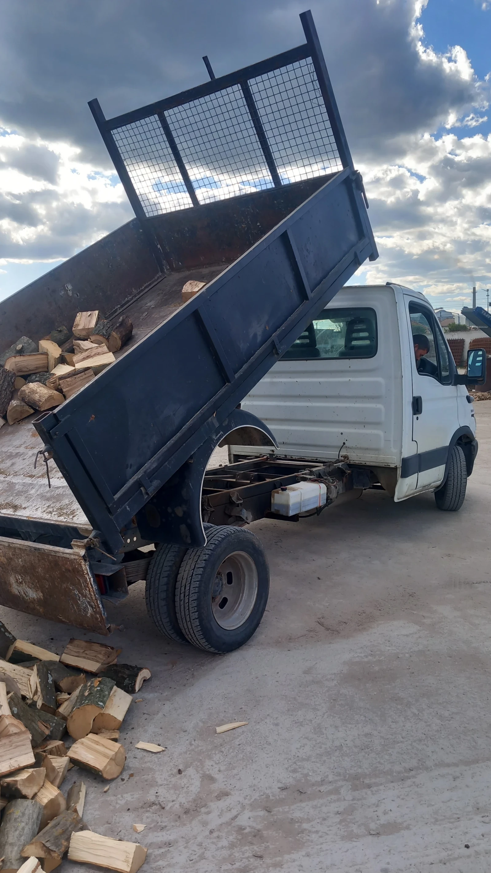 Iveco Daily, снимка 4 - Бусове и автобуси - 54140175