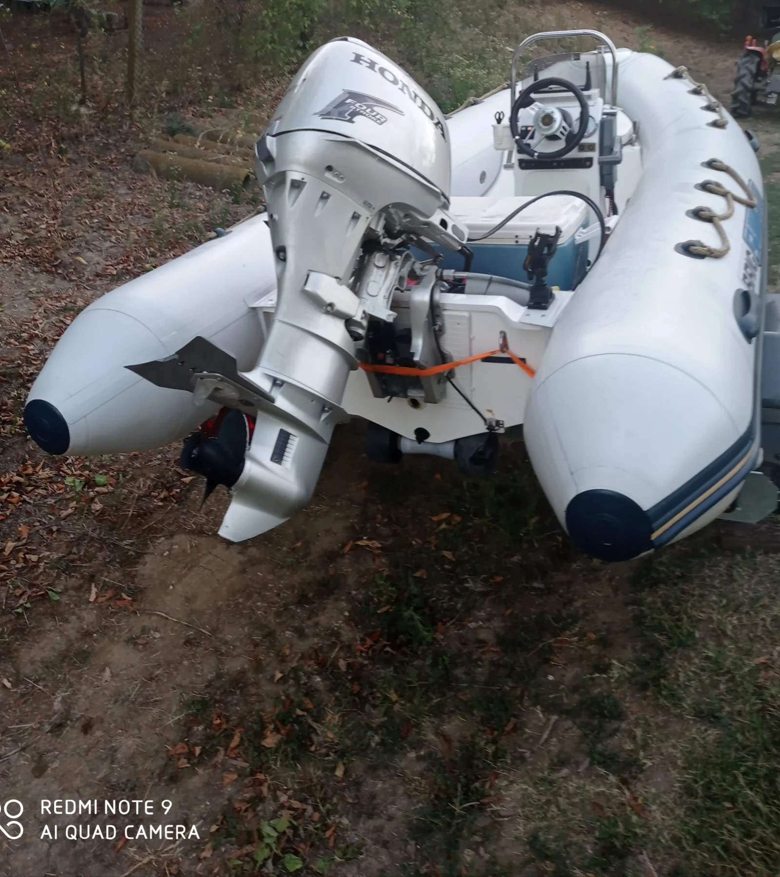 Надуваема лодка Brig F 400, снимка 2 - Воден транспорт - 54196563