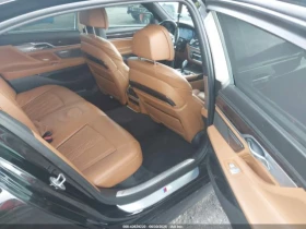 BMW 740 M* SPORT* ДИГИТАЛНО* ТАБЛО* ПОДГРЕВ* КАМЕРА* КЕЙЛЕ - 33999 лв. - 33836653 11