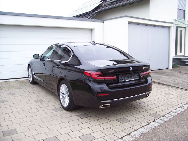 BMW 530E xDrive Luxury Line+ Masaj+ HeadUp+ Laser, снимка 2 - Автомобили и джипове - 49299959