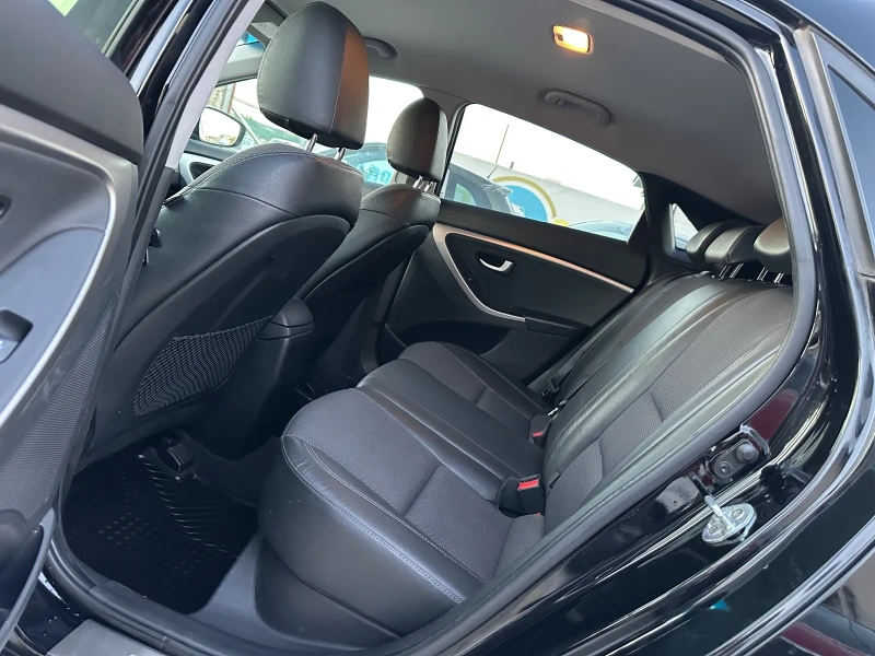 Hyundai I30 1.6crdi 6-скор. Камера! Нави! Keyless go!, снимка 10 - Автомобили и джипове - 52214840