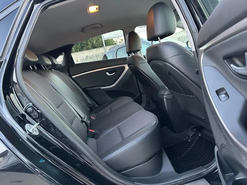 Hyundai I30 1.6crdi 6-скор. Камера! Нави! Keyless go!, снимка 11 - Автомобили и джипове - 52214840